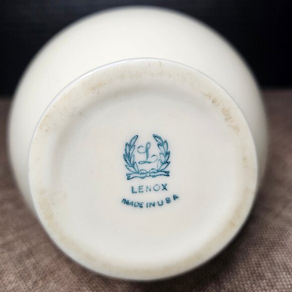 Vintage Lenox China Wheat Pattern 8" Vase Ivory Bulb 24 Karat Gold Trim - Picture 4 of 9